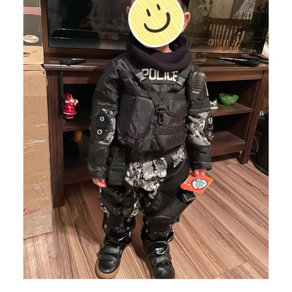Police halloween costume. - Picture 1 of 2